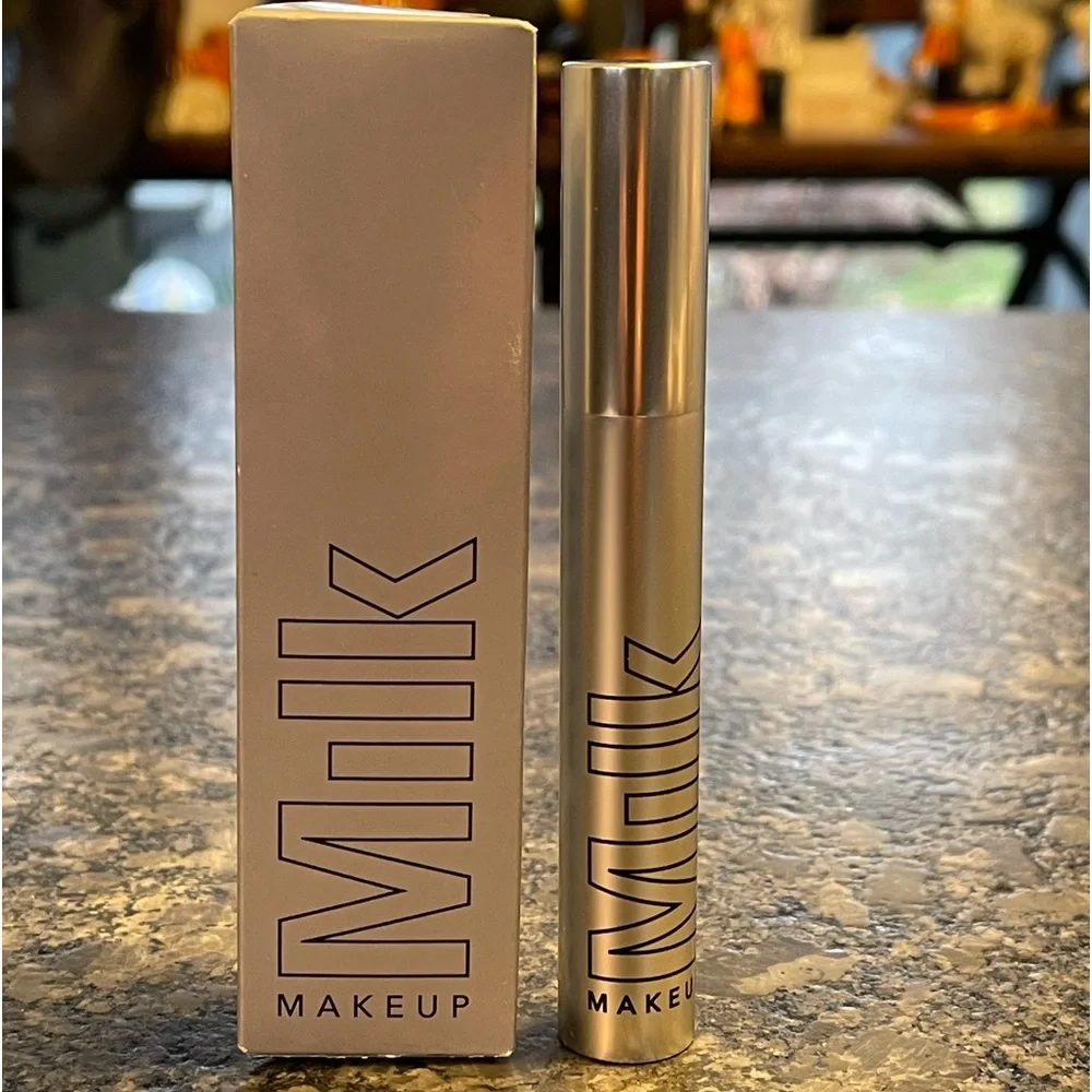 Milk Makeup Mascara in Boom buildable for bigger, longer, fuller lashes ♥️